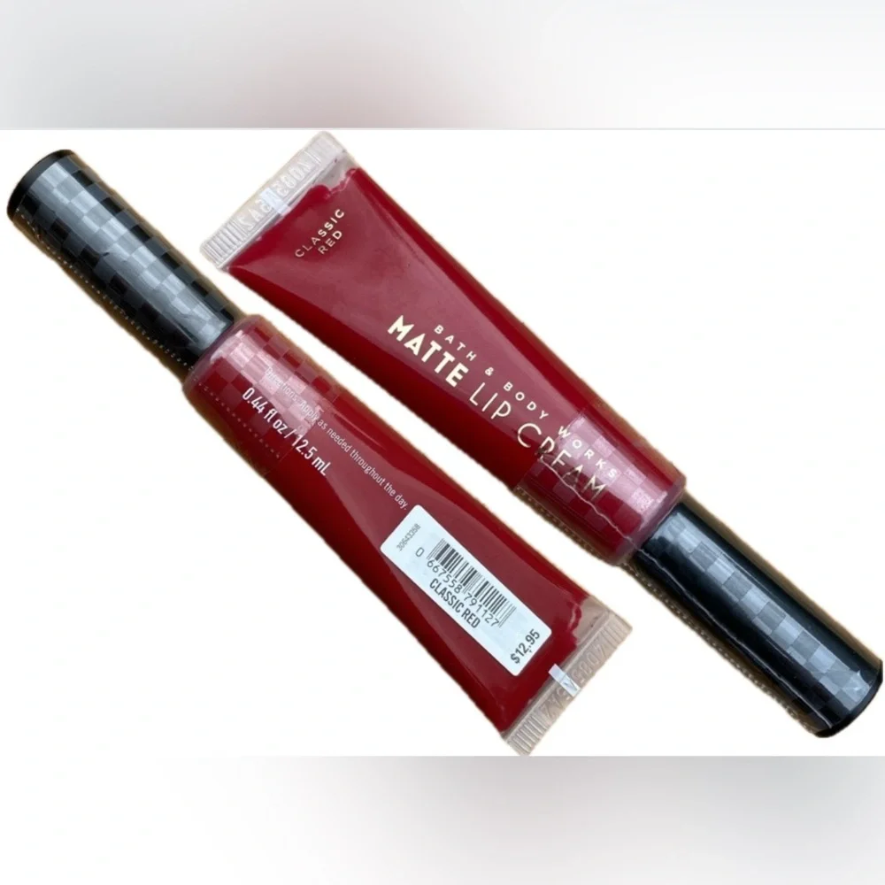 Bath & Body Works Classic Red Matte Lip Cream Lipstick 0.44 FLOZ Full Size